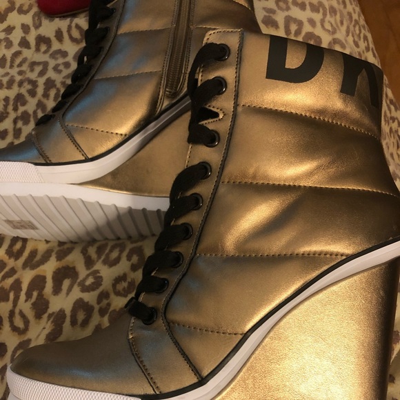 dkny noho wedge sneaker
